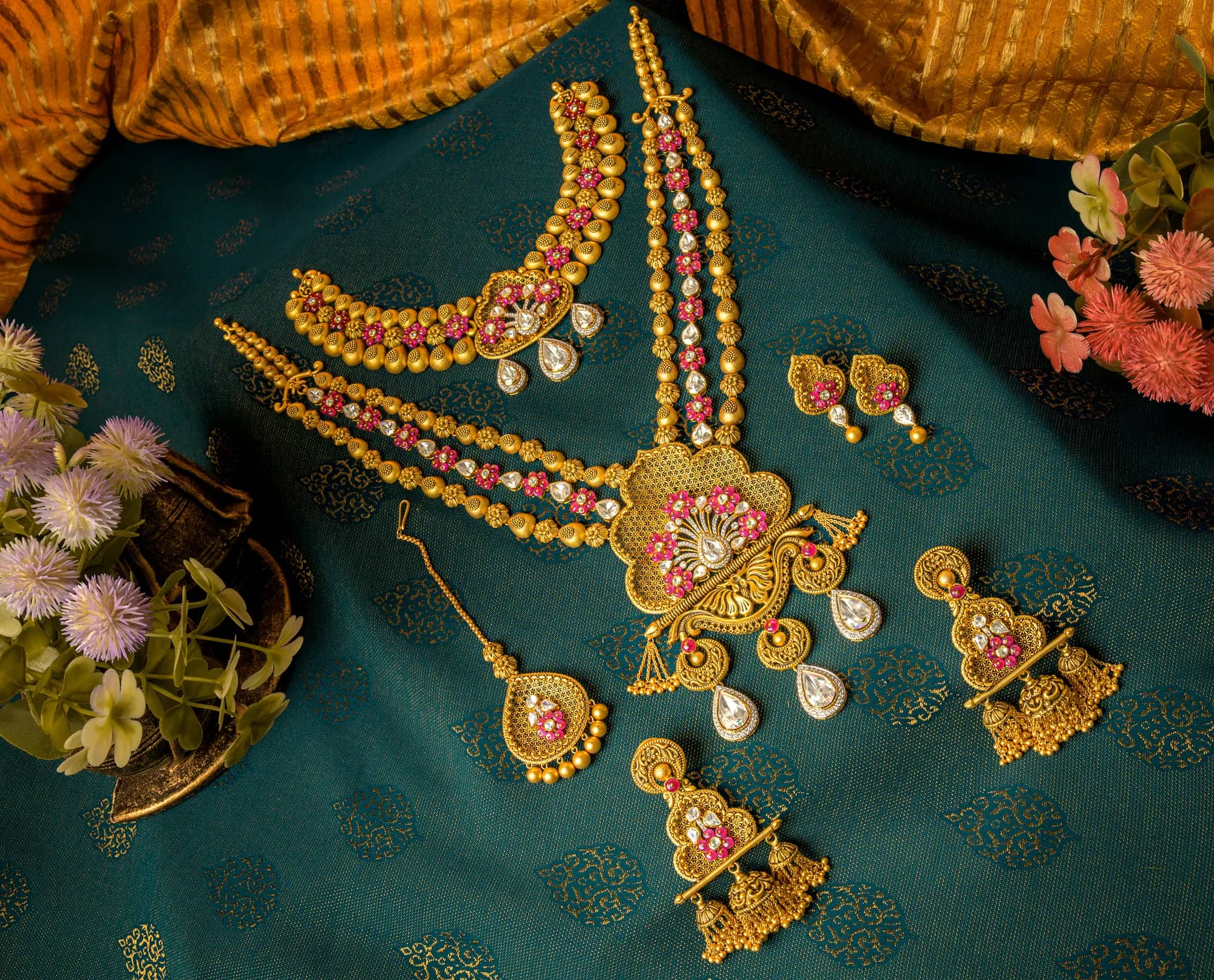 Antique haar with maang tikka — Antique Gold