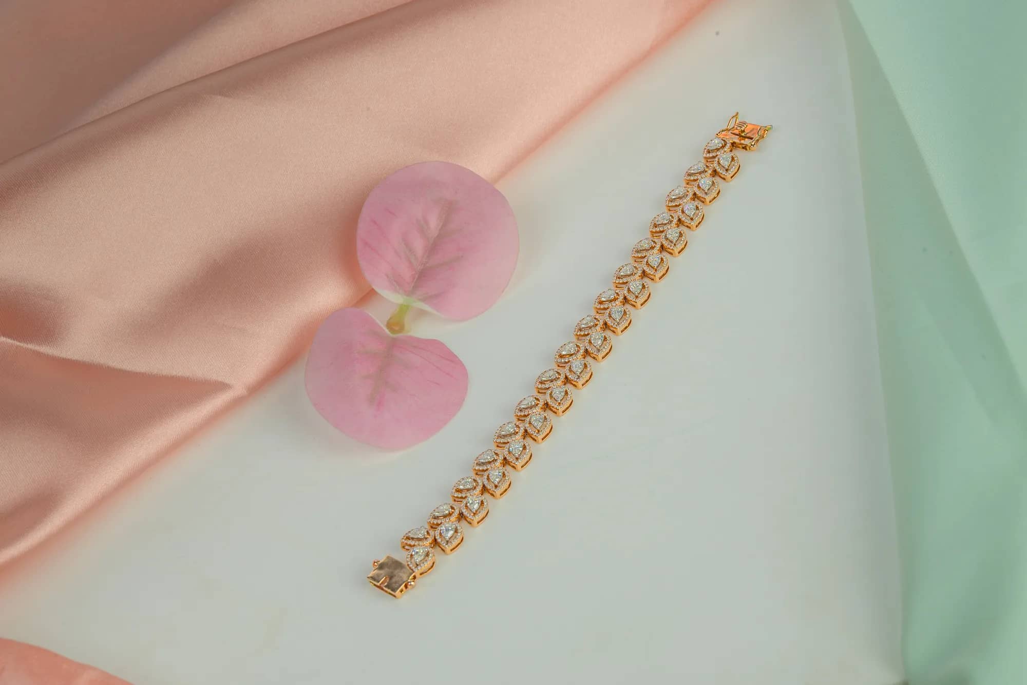 Slim diamond link bracelet — Diamond