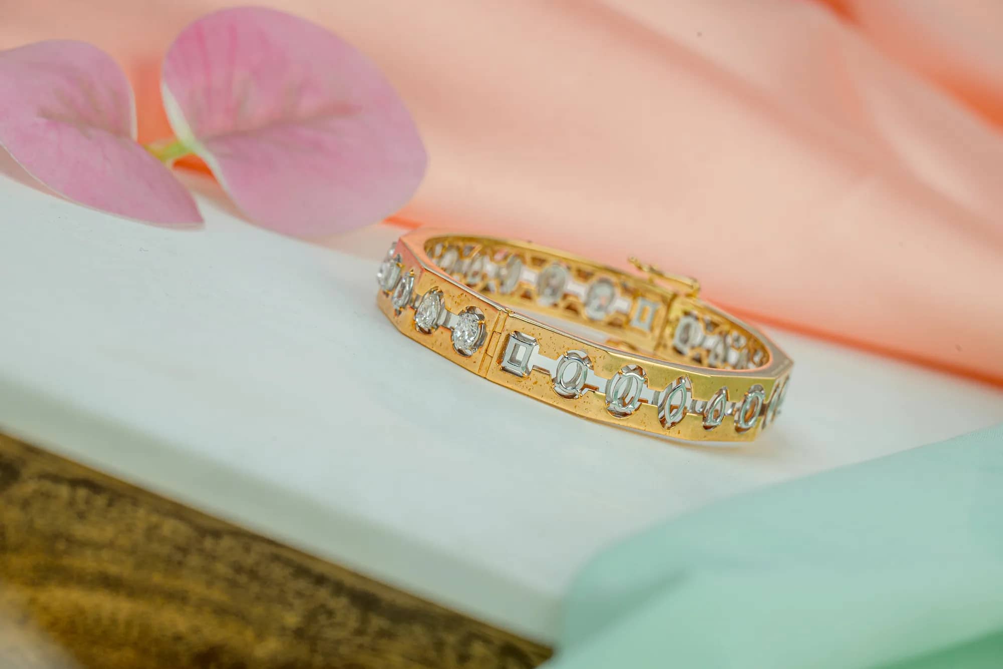 Diamond bangle in square-cut stones — Diamond