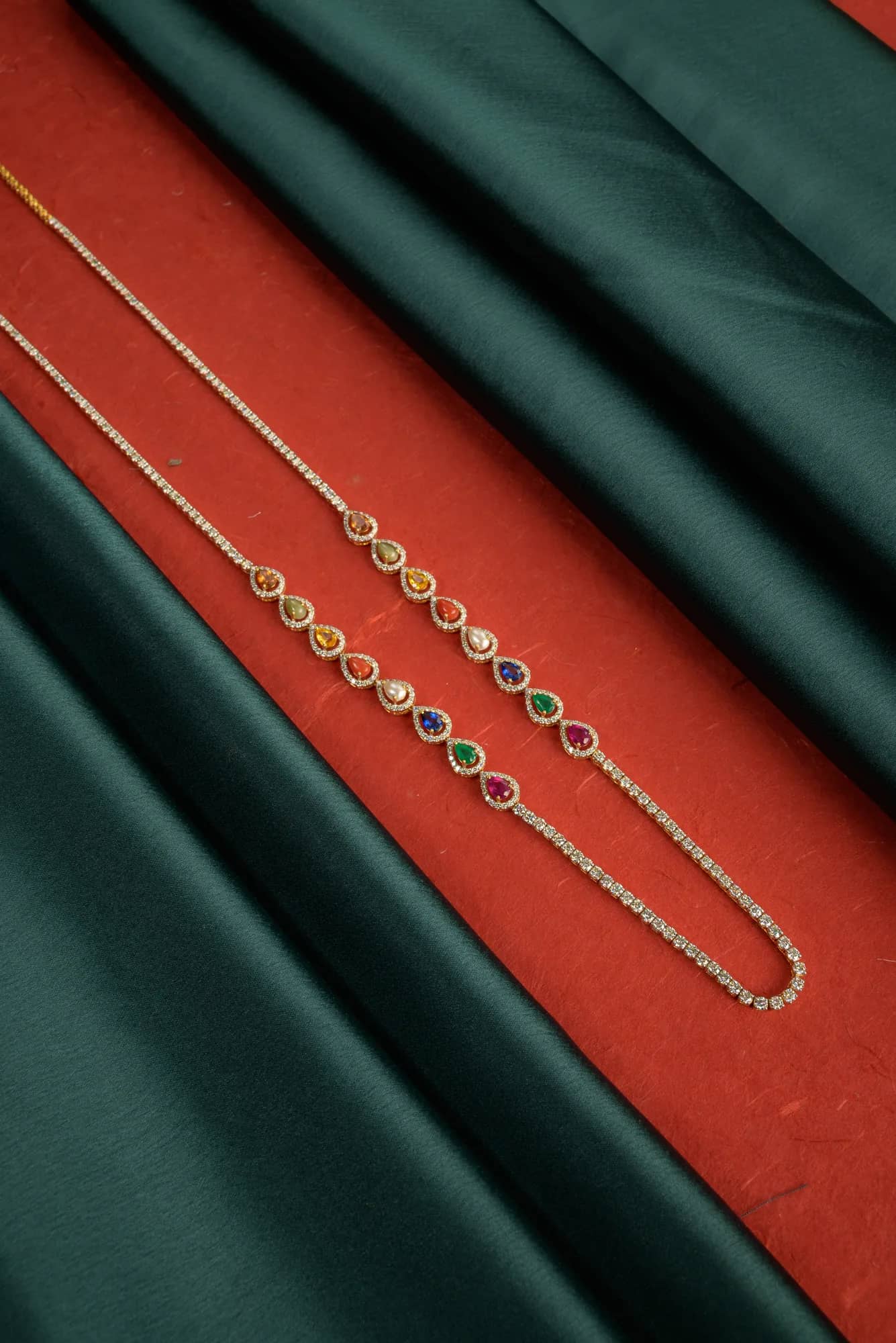 Fine diamond chain — Diamond