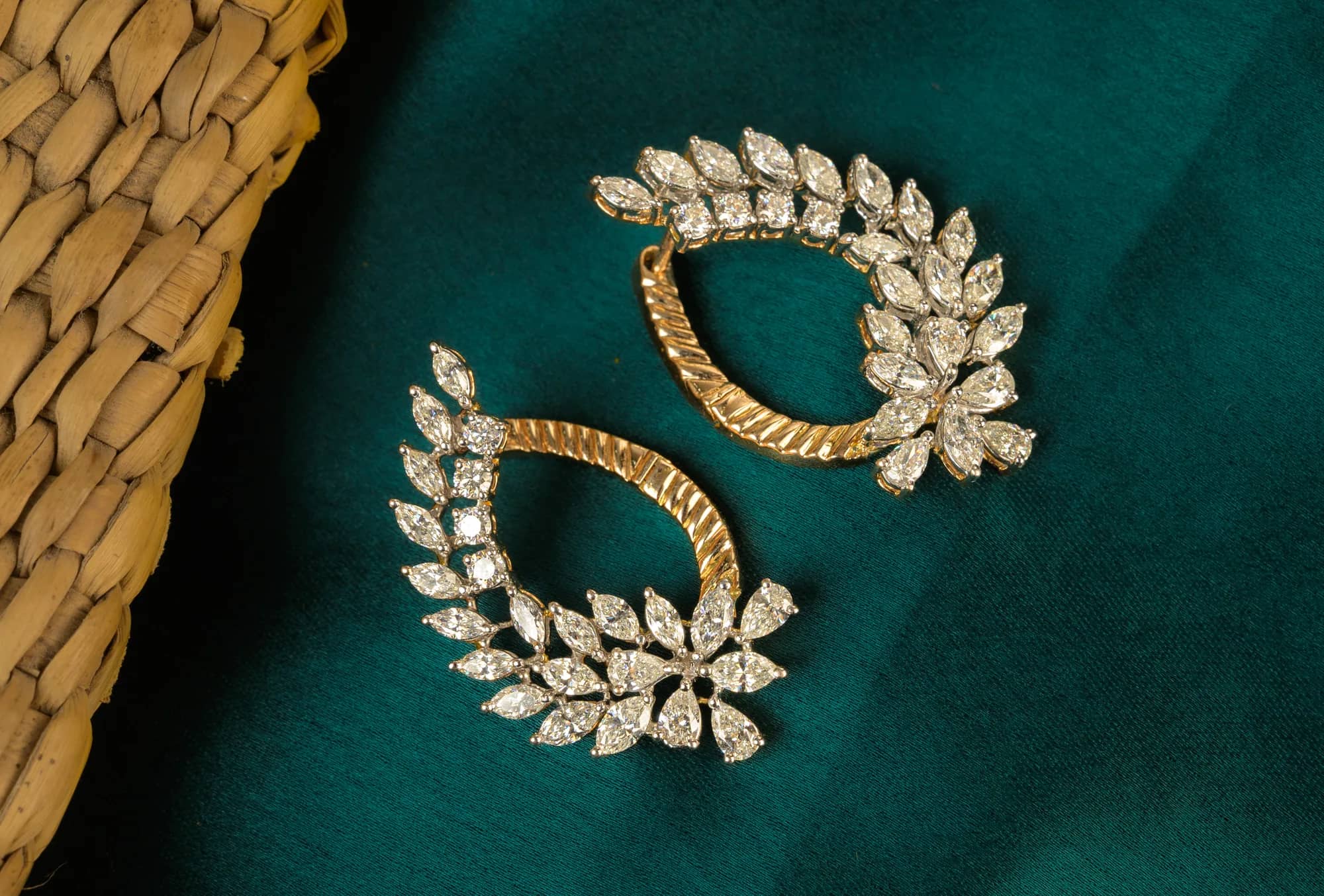 Diamond leaf-crescent earrings — Diamond