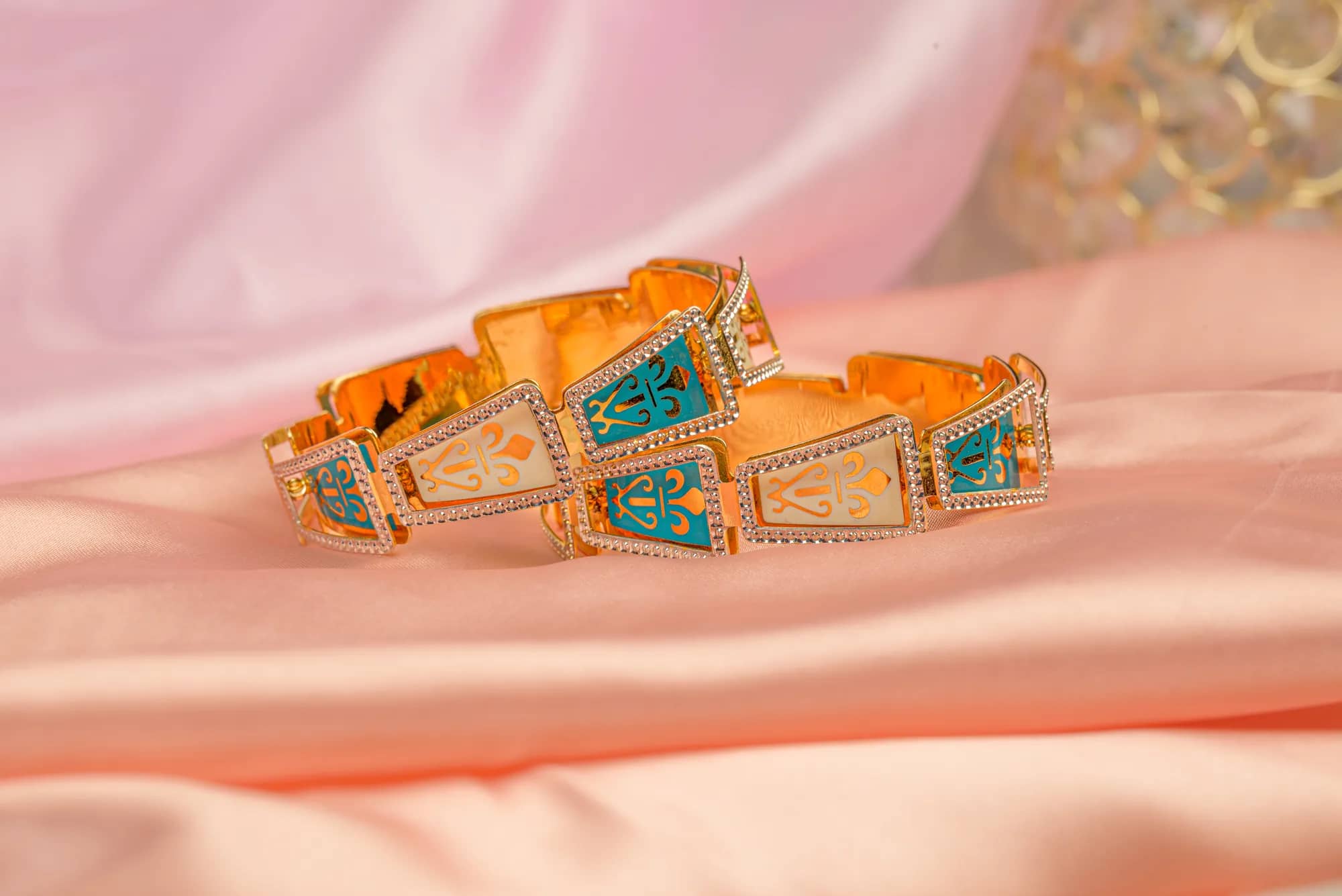 Enamel-panel machine bangles — Machine Bangles