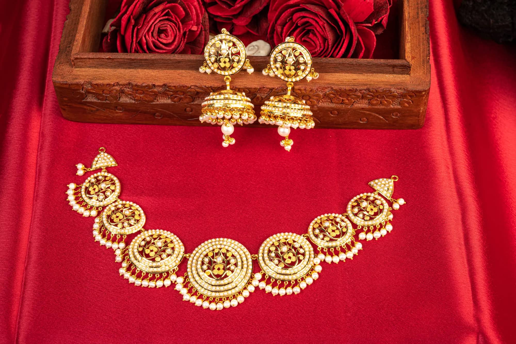 Stone-set gold choker with pearl fringe — Bomat collection