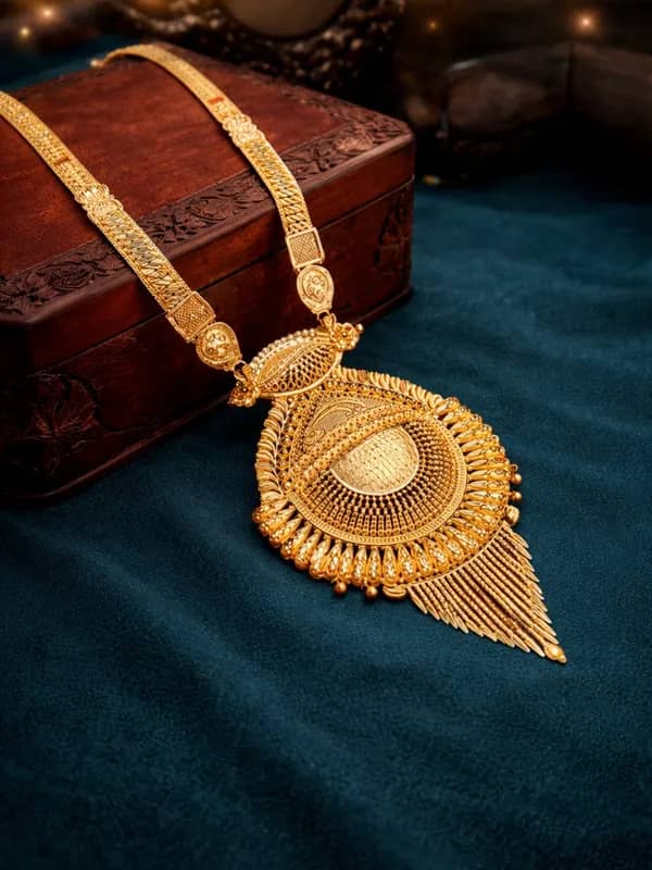 Filigree pendant